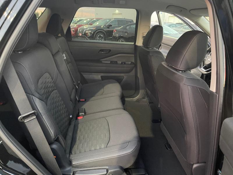 new 2025 Nissan Pathfinder car, priced at $39,774