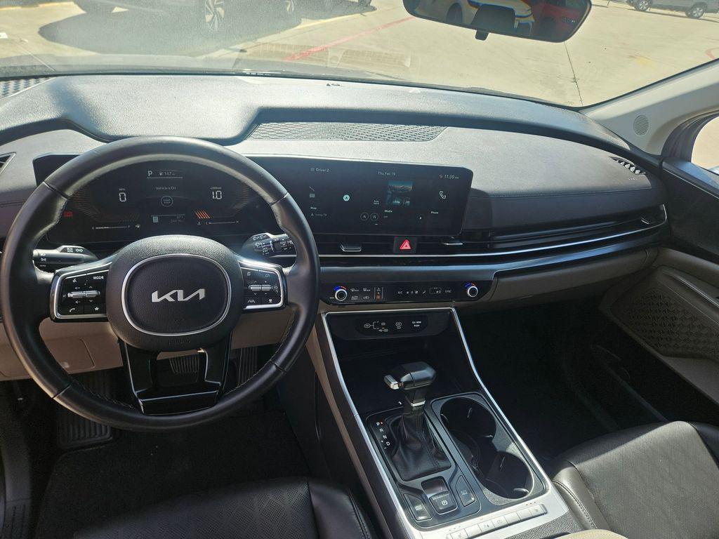 used 2025 Kia Carnival car, priced at $32,899