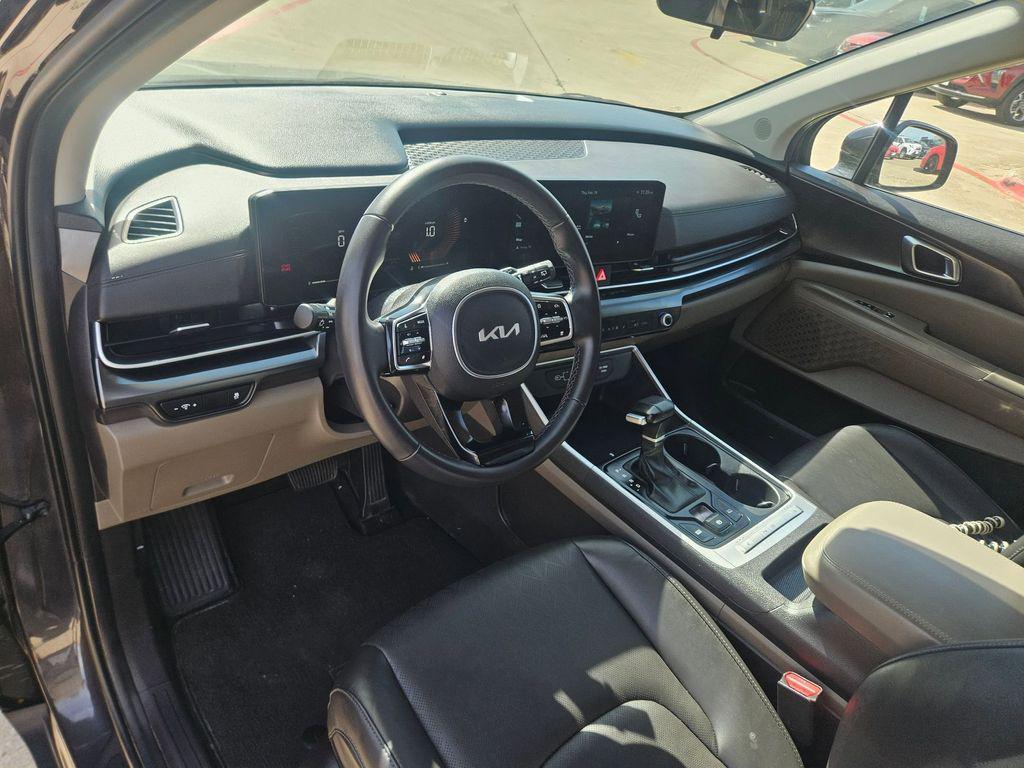 used 2025 Kia Carnival car, priced at $32,899