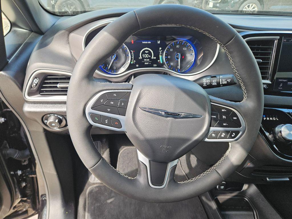 used 2025 Chrysler Pacifica car, priced at $29,639