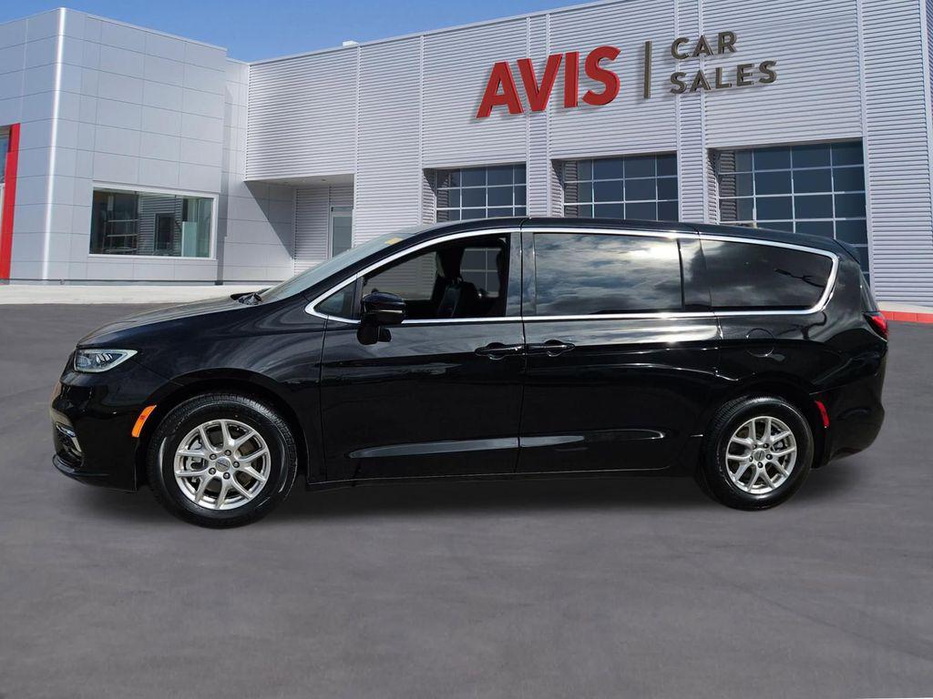 used 2025 Chrysler Pacifica car, priced at $29,639