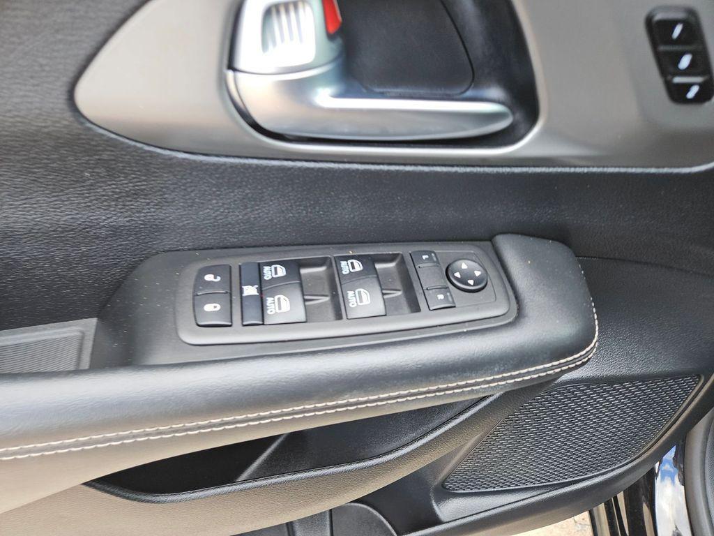 used 2025 Chrysler Pacifica car, priced at $29,699