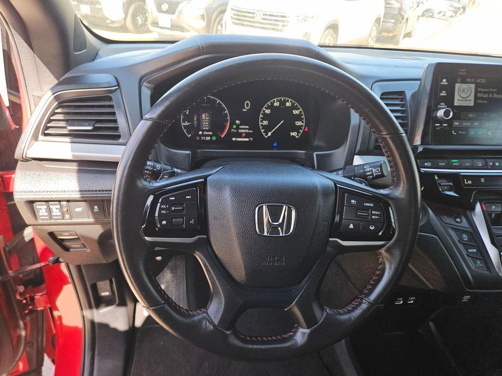 used 2025 Honda Odyssey car, priced at $35,999