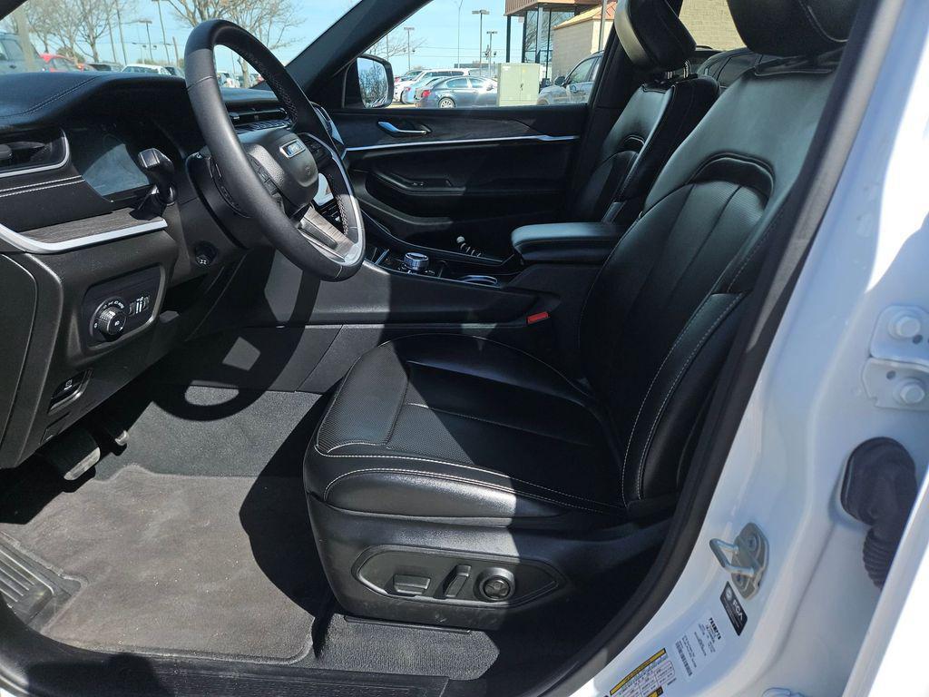 used 2024 Jeep Grand Cherokee L car, priced at $31,499