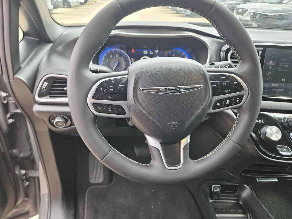 used 2025 Chrysler Pacifica car, priced at $26,899