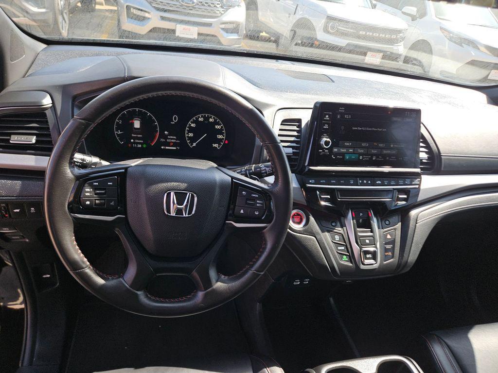 used 2025 Honda Odyssey car, priced at $36,219