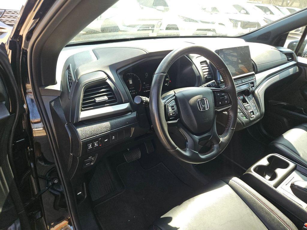 used 2025 Honda Odyssey car, priced at $36,219