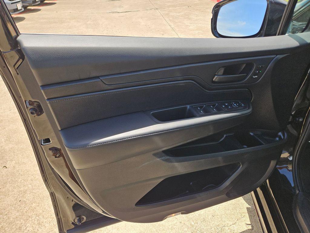 used 2025 Honda Odyssey car, priced at $35,599