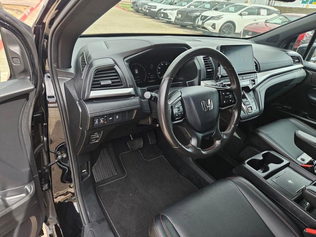 used 2025 Honda Odyssey car, priced at $36,499