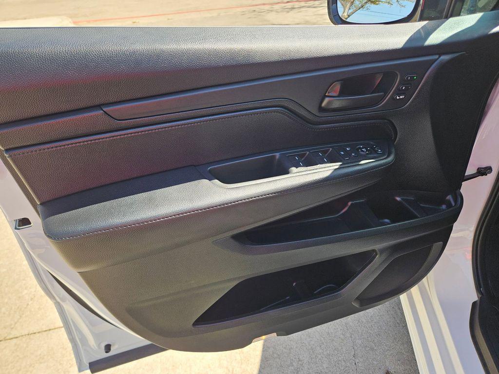 used 2025 Honda Odyssey car, priced at $36,699