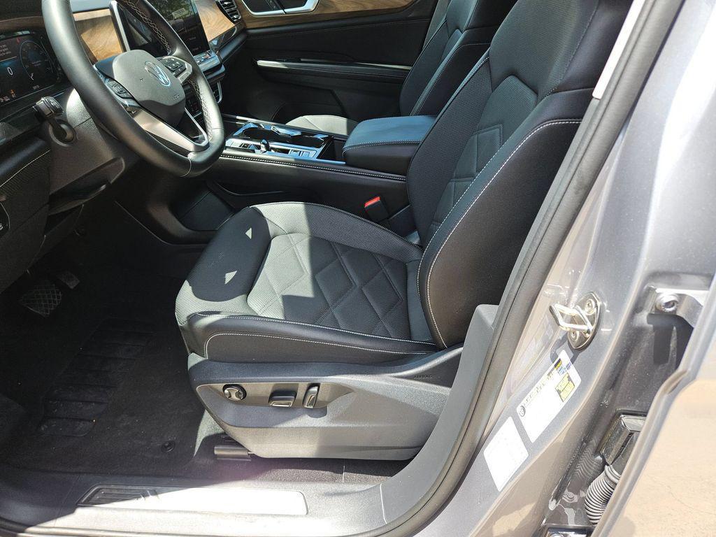 used 2025 Volkswagen Atlas car, priced at $28,004