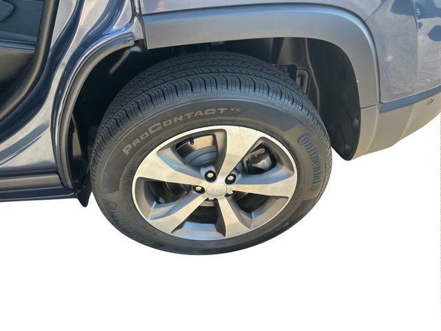 used 2021 Jeep Cherokee car, priced at $18,600