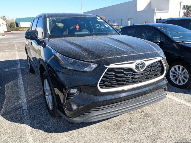 used 2022 Toyota Highlander car, priced at $27,977