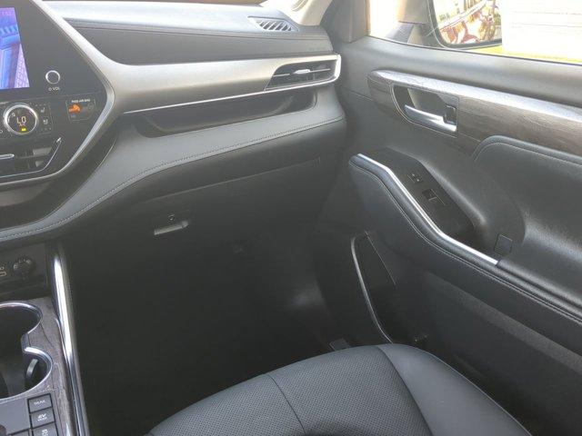 used 2024 Toyota Highlander car, priced at $44,977