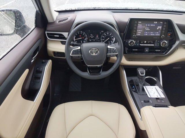 new 2021 Toyota Highlander car