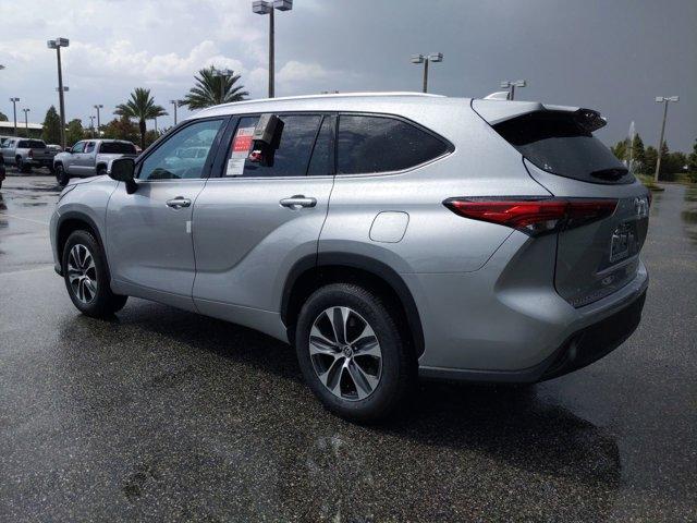 new 2021 Toyota Highlander car
