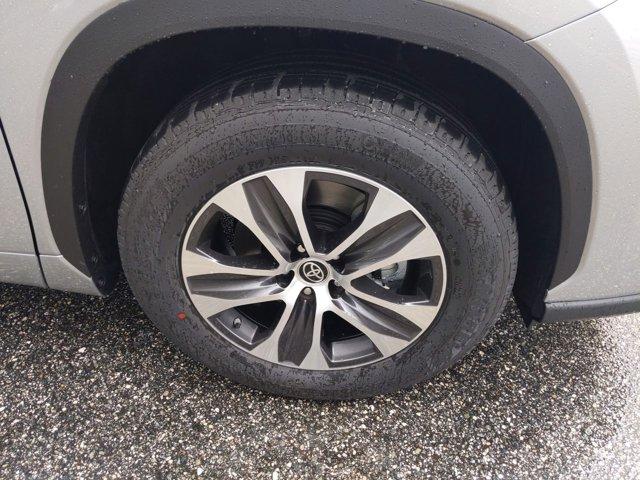 new 2021 Toyota Highlander car