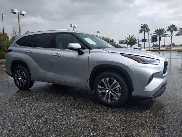 new 2021 Toyota Highlander car