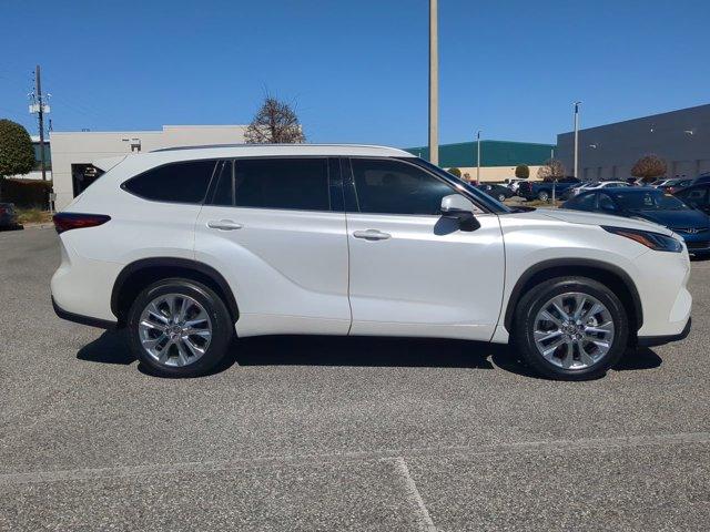 used 2023 Toyota Highlander car, priced at $35,977