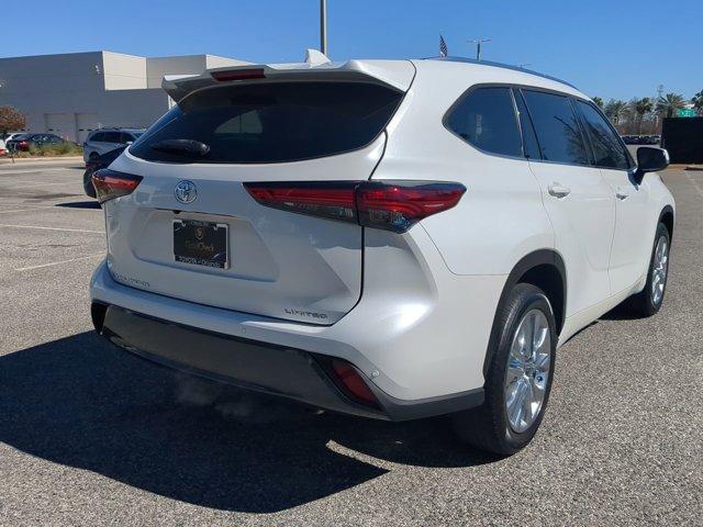 used 2023 Toyota Highlander car, priced at $35,977