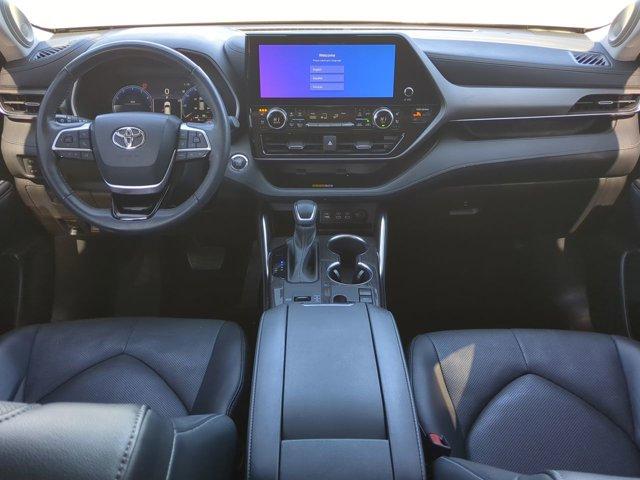 used 2023 Toyota Highlander car, priced at $35,977