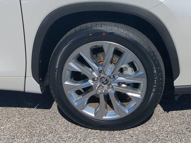 used 2023 Toyota Highlander car, priced at $35,977