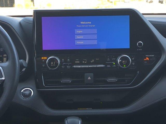 used 2023 Toyota Highlander car, priced at $35,977