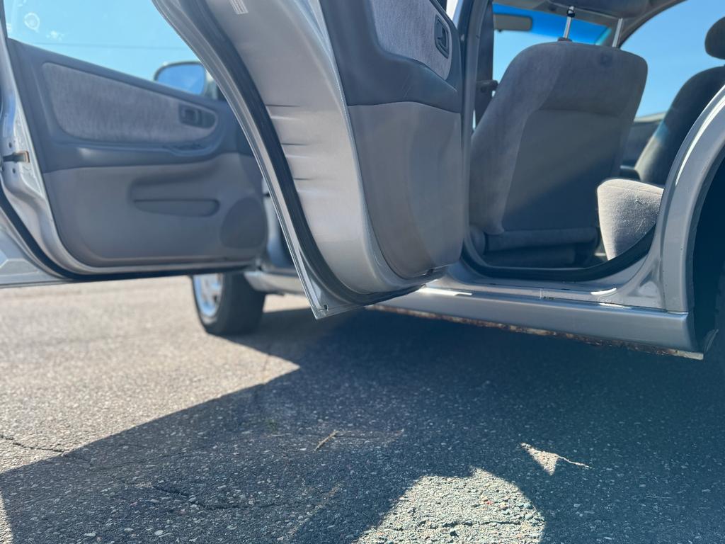 1998 Silver Nissan Altima