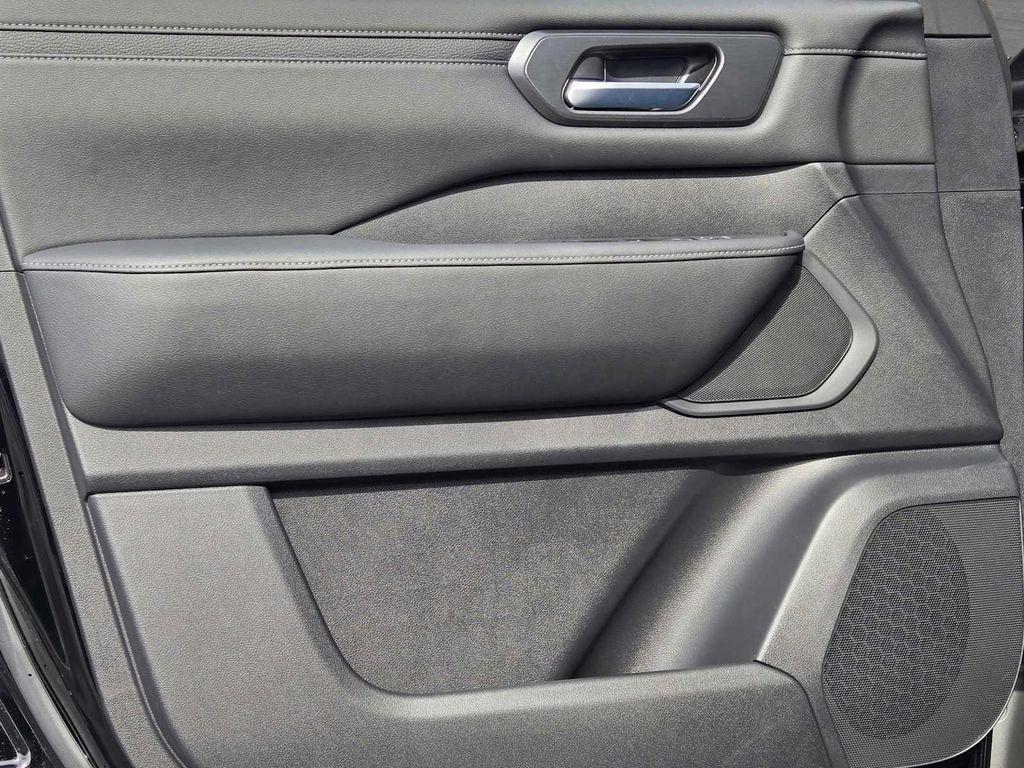 new 2026 Nissan Armada car, priced at $60,015