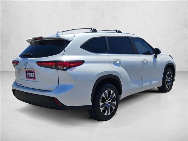 used 2023 Toyota Highlander car, priced at $34,097