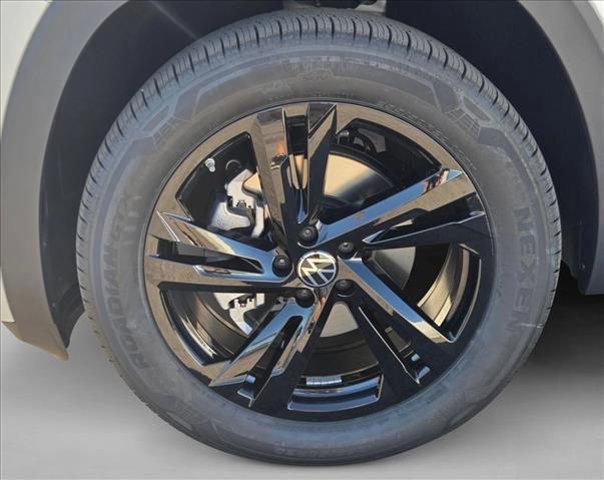 new 2026 Volkswagen Atlas Cross Sport car, priced at $50,245