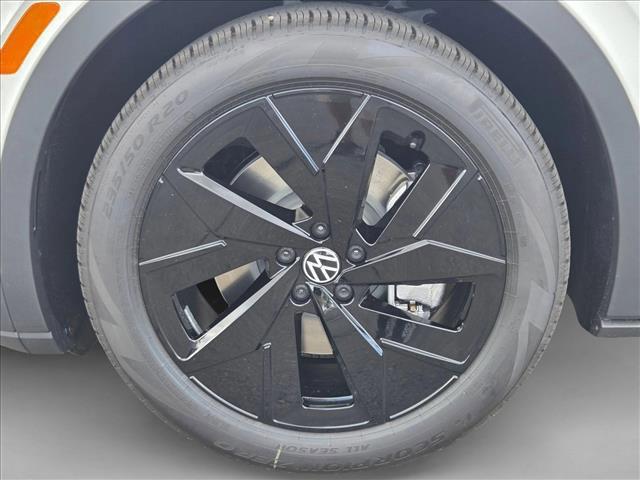 new 2025 Volkswagen ID.4 car, priced at $42,499