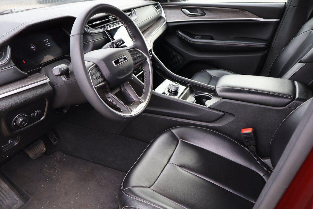 used 2024 Jeep Grand Cherokee car, priced at $37,995