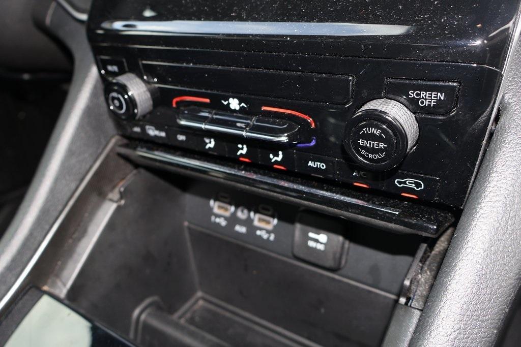 used 2023 Jeep Grand Cherokee L car, priced at $27,195