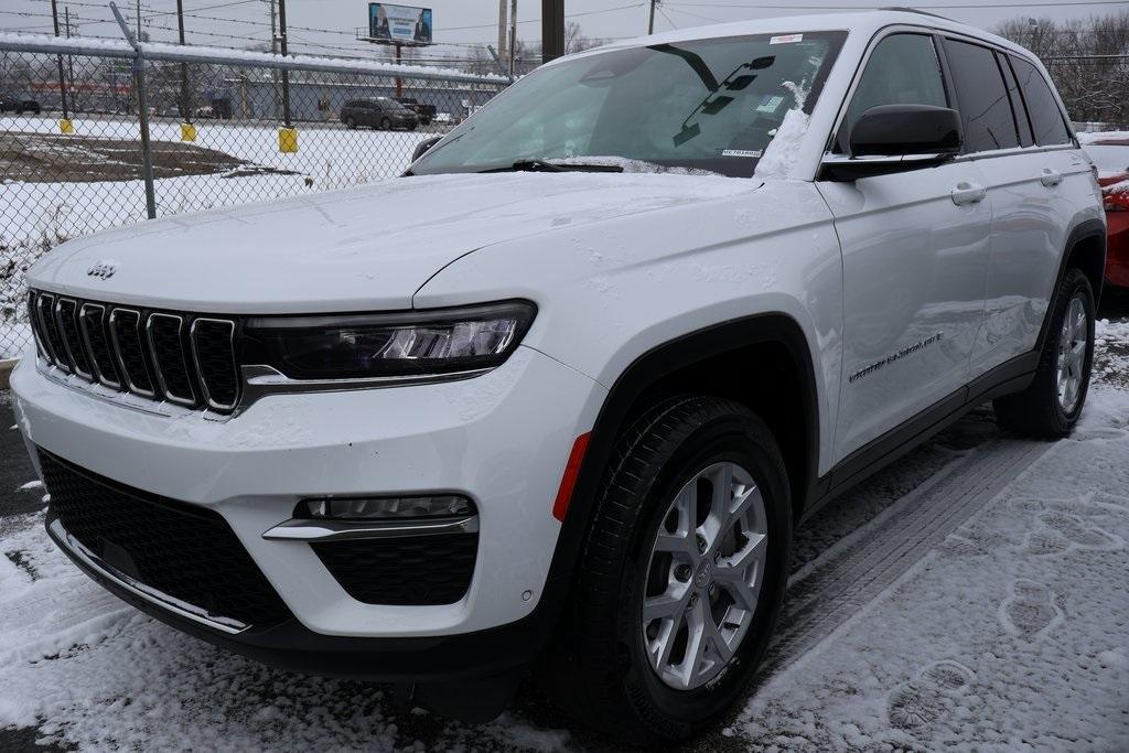 used 2023 Jeep Grand Cherokee car, priced at $27,995