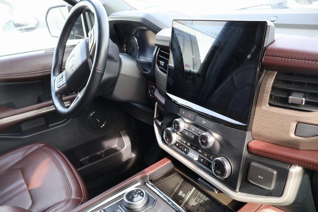 used 2024 Ford Expedition car, priced at $46,995