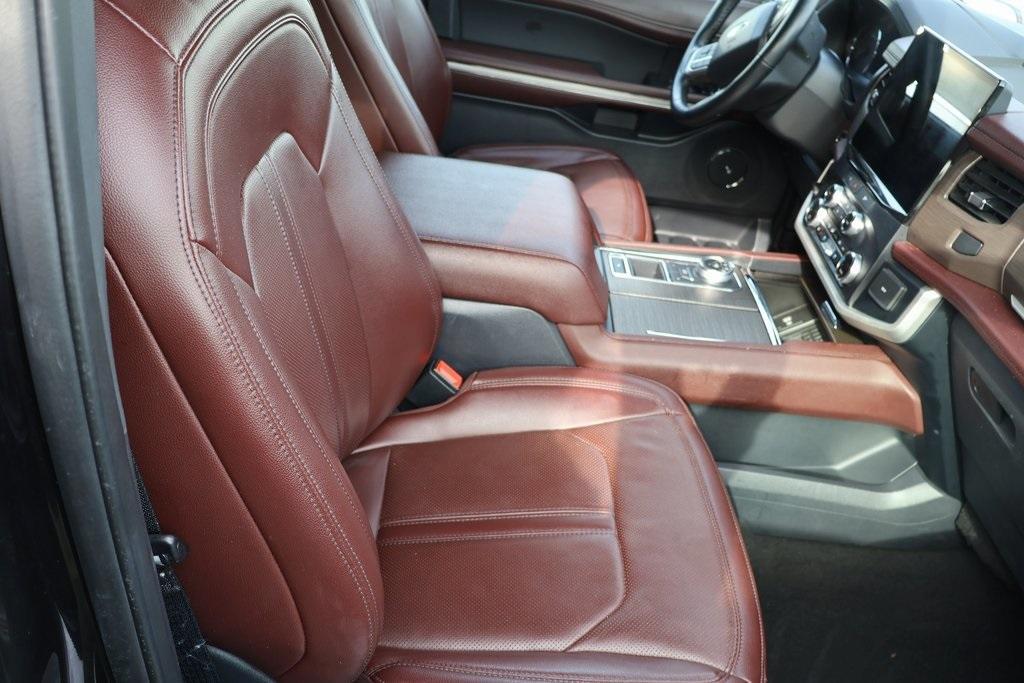 used 2024 Ford Expedition car, priced at $46,995