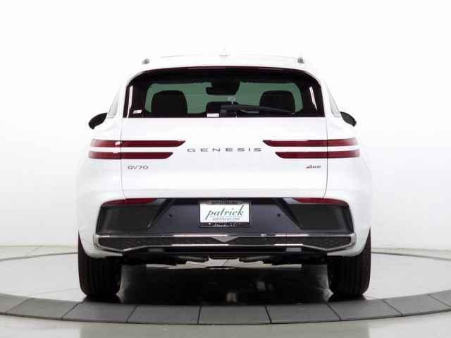 new 2026 Genesis GV70 car