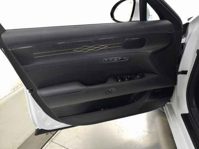 new 2026 Genesis G90 car