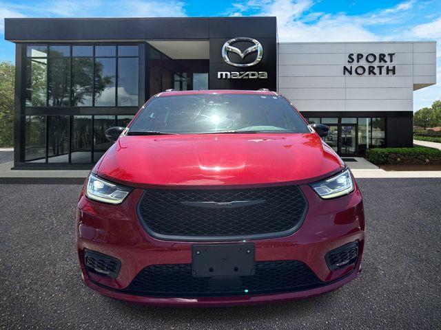 used 2025 Chrysler Pacifica car, priced at $34,933