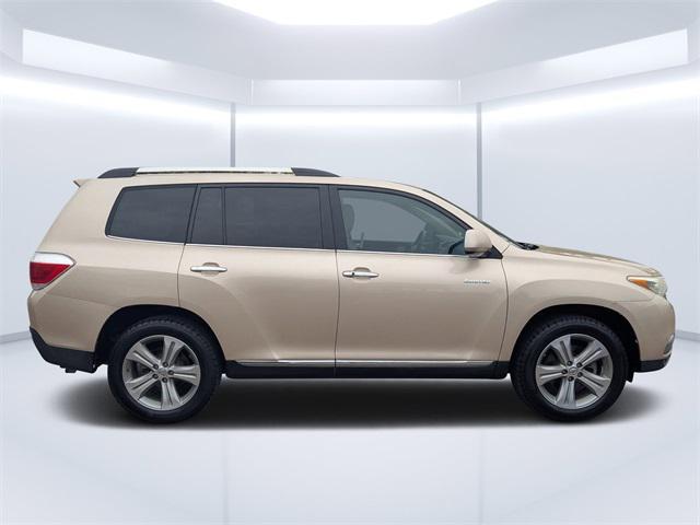 used 2012 Toyota Highlander car, priced at $11,818