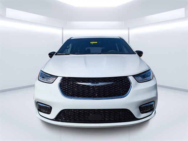 new 2026 Chrysler Pacifica car, priced at $39,995