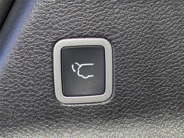 new 2026 Chrysler Pacifica car, priced at $39,995