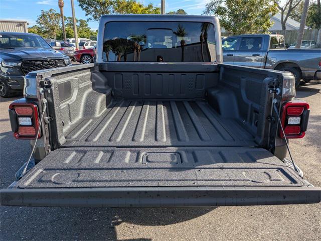 new 2025 Jeep Gladiator car, priced at $40,040