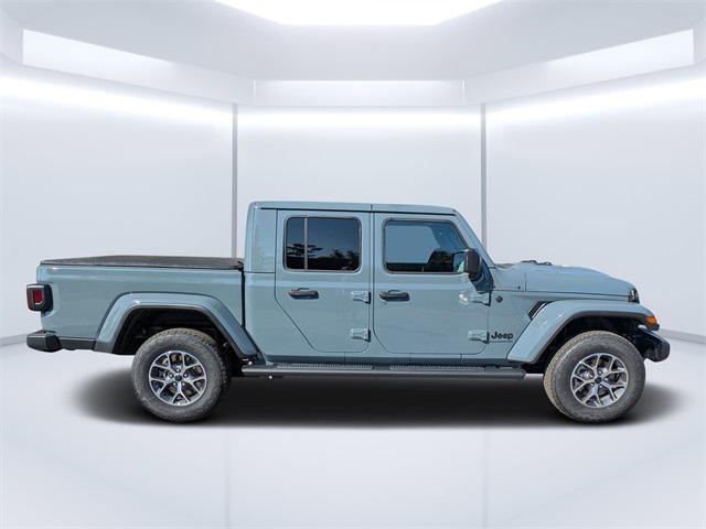 new 2026 Jeep Gladiator car, priced at $51,065