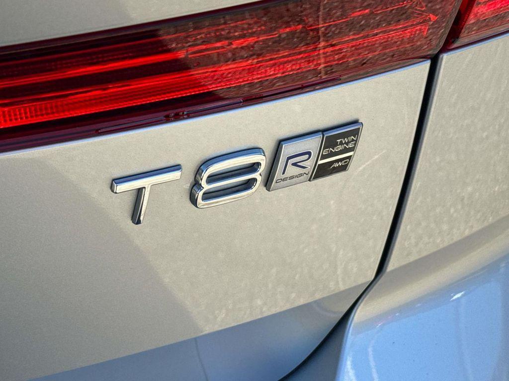 used 2018 Volvo XC60 Recharge Plug-In Hybrid car, priced at $26,875