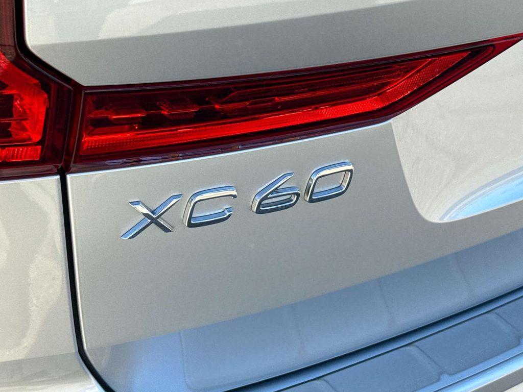 used 2018 Volvo XC60 Recharge Plug-In Hybrid car, priced at $26,875