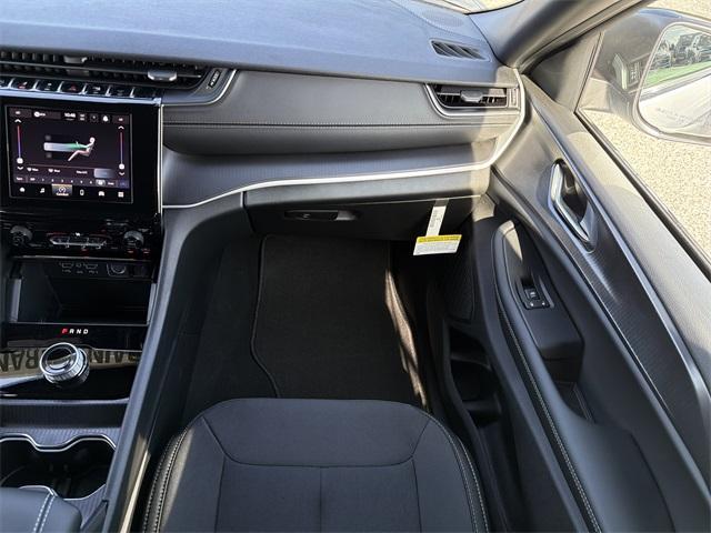 new 2025 Jeep Grand Cherokee car, priced at $32,792