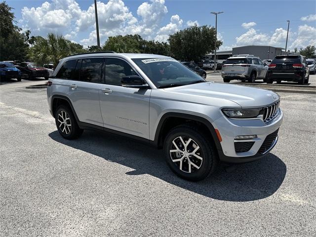 new 2025 Jeep Grand Cherokee car, priced at $41,574