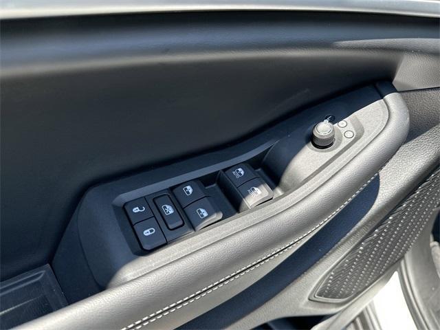 new 2025 Jeep Grand Cherokee car, priced at $41,574